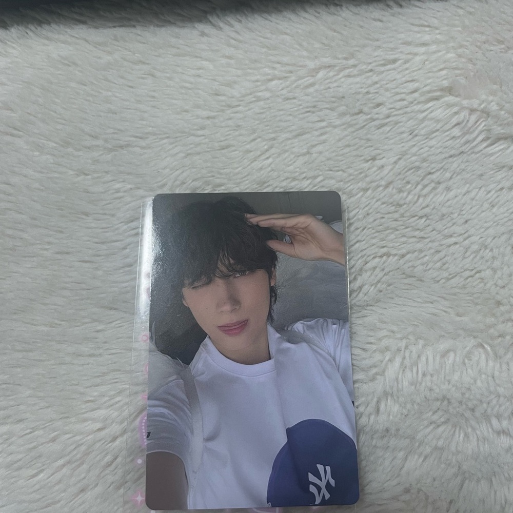 huening Kai pc angel version